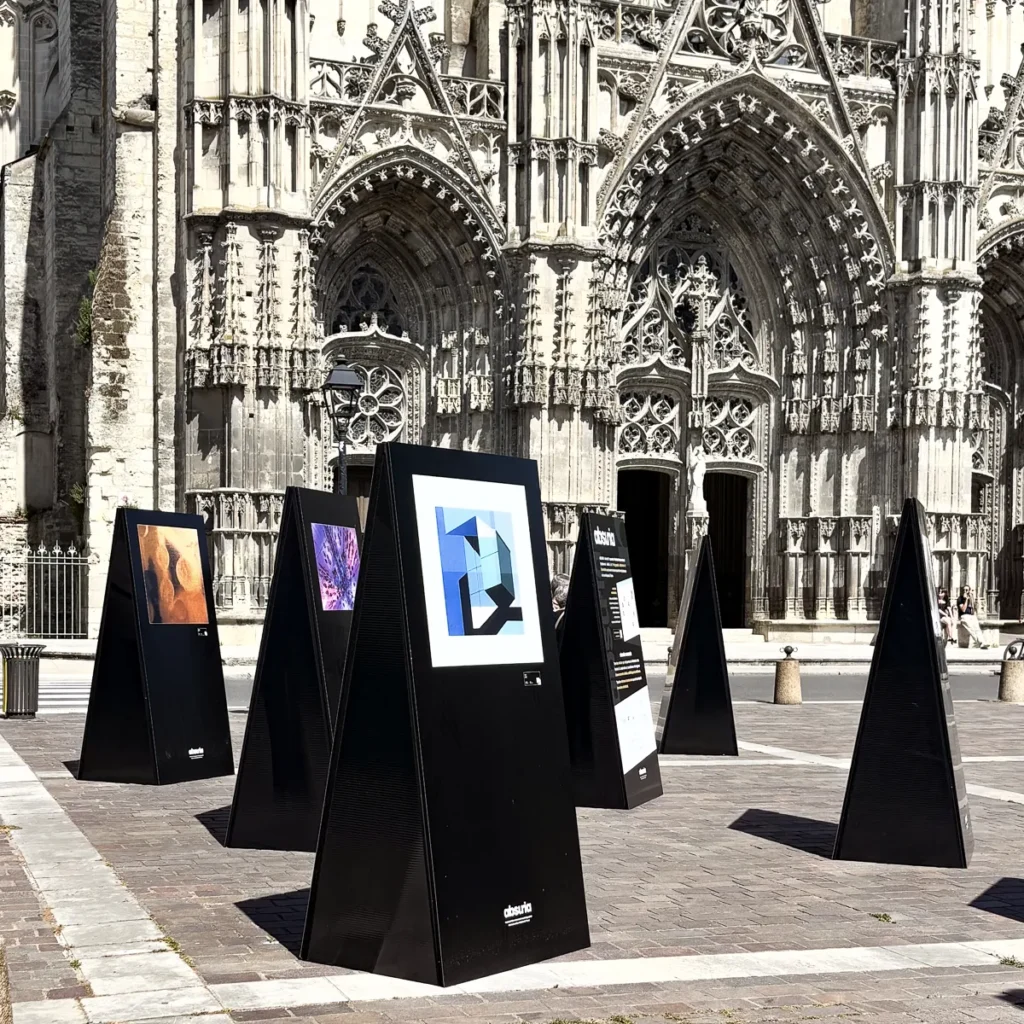 Parvis Cathedrale Tours Absuria 2026